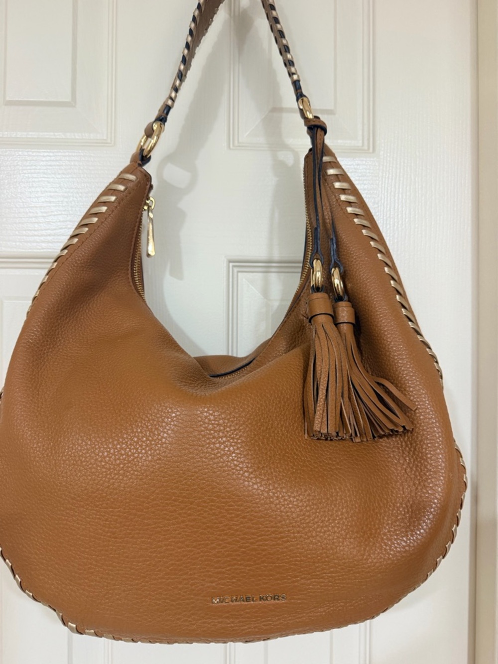 🤎 Michael Kors Leather Hobo Bag – Whipstitch Tassel 🤎